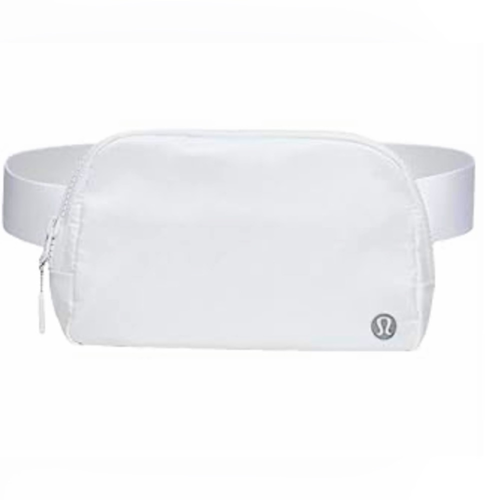 AUTHENTIC BRAND NEW LULULEMON EVERYWHERE BELT BAG- WHITE